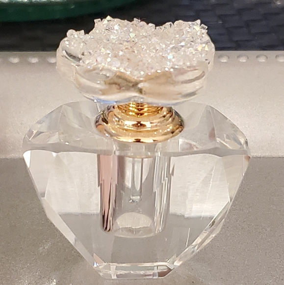 OLEG CASSINI CRYSTAL MINI BOTTLE - Picture 3 of 9
